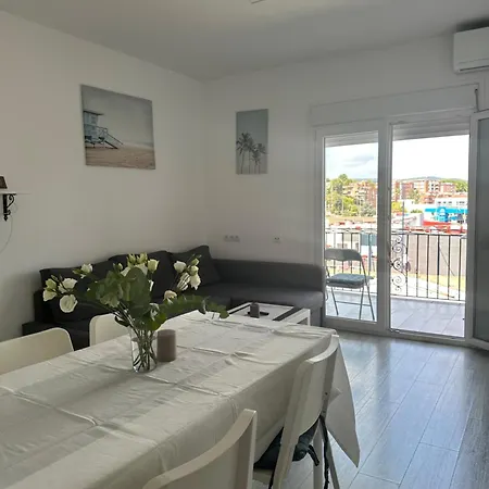 White * Lloret de Mar