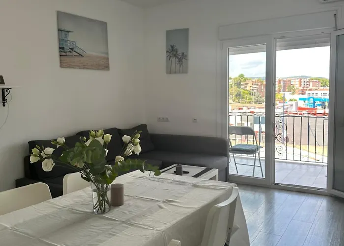 White * Льорет-де-Мар